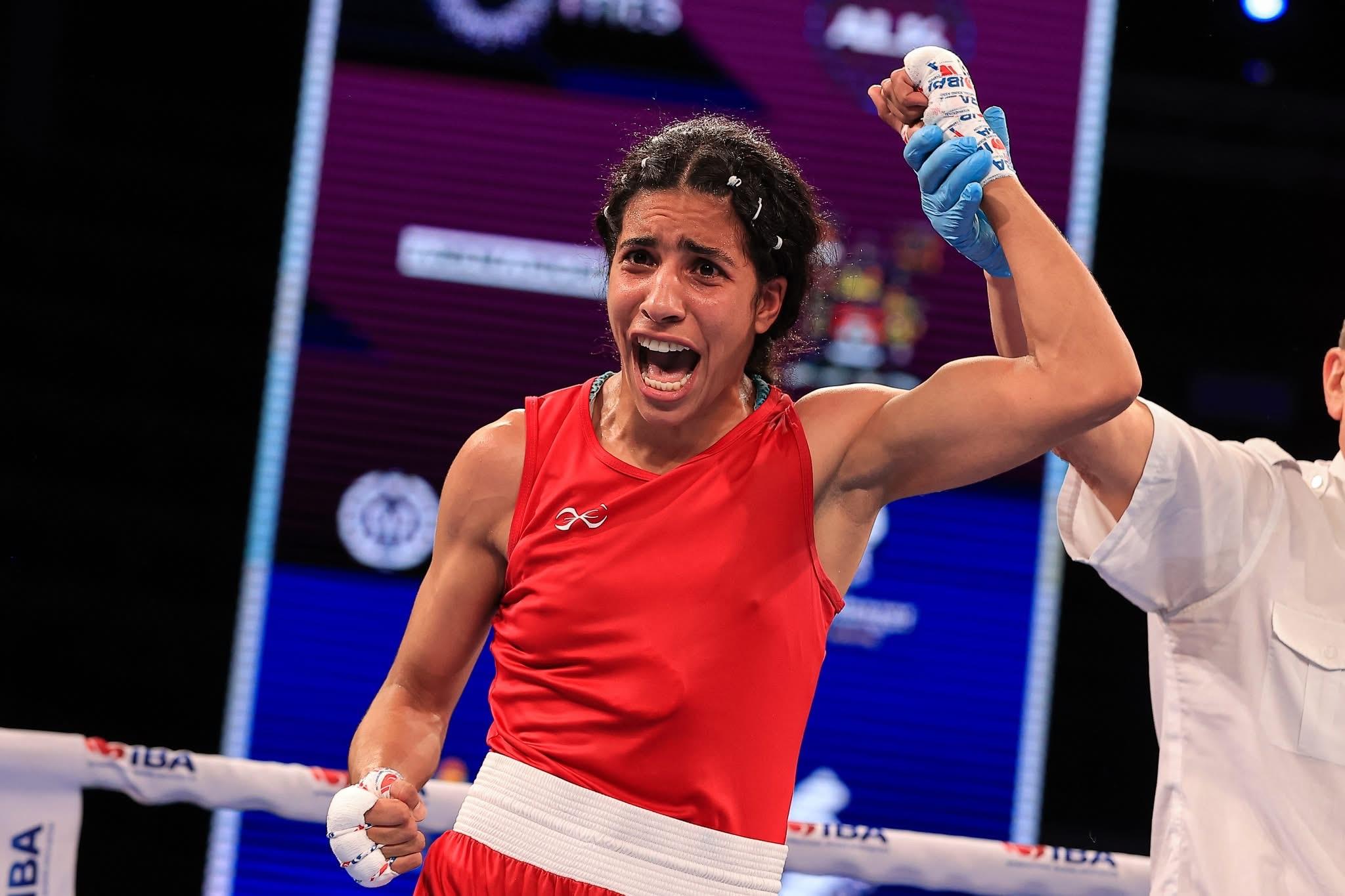 Boxe féminine: Widad Bertal dévient championne du monde