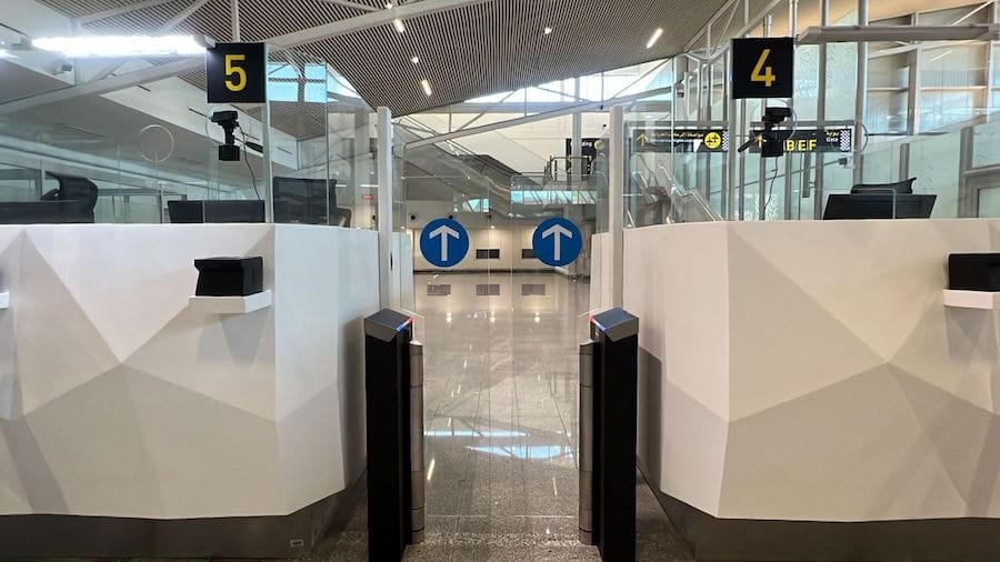 Aéroport Mohammed V : le double contrôle remplacé par des portillons automatiques