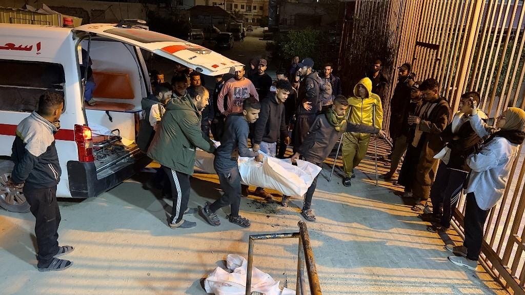 Gaza sous les bombes : 80 morts, la famine menace