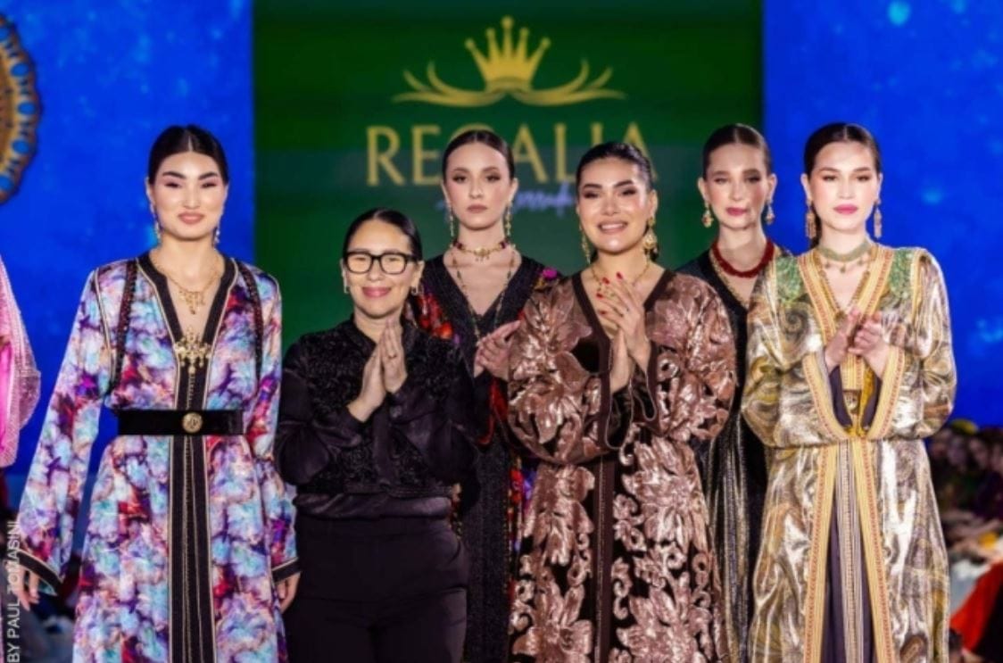 Hind Berrada met le caftan marocain à l'honneur de la Fashion Week au Turkménistan