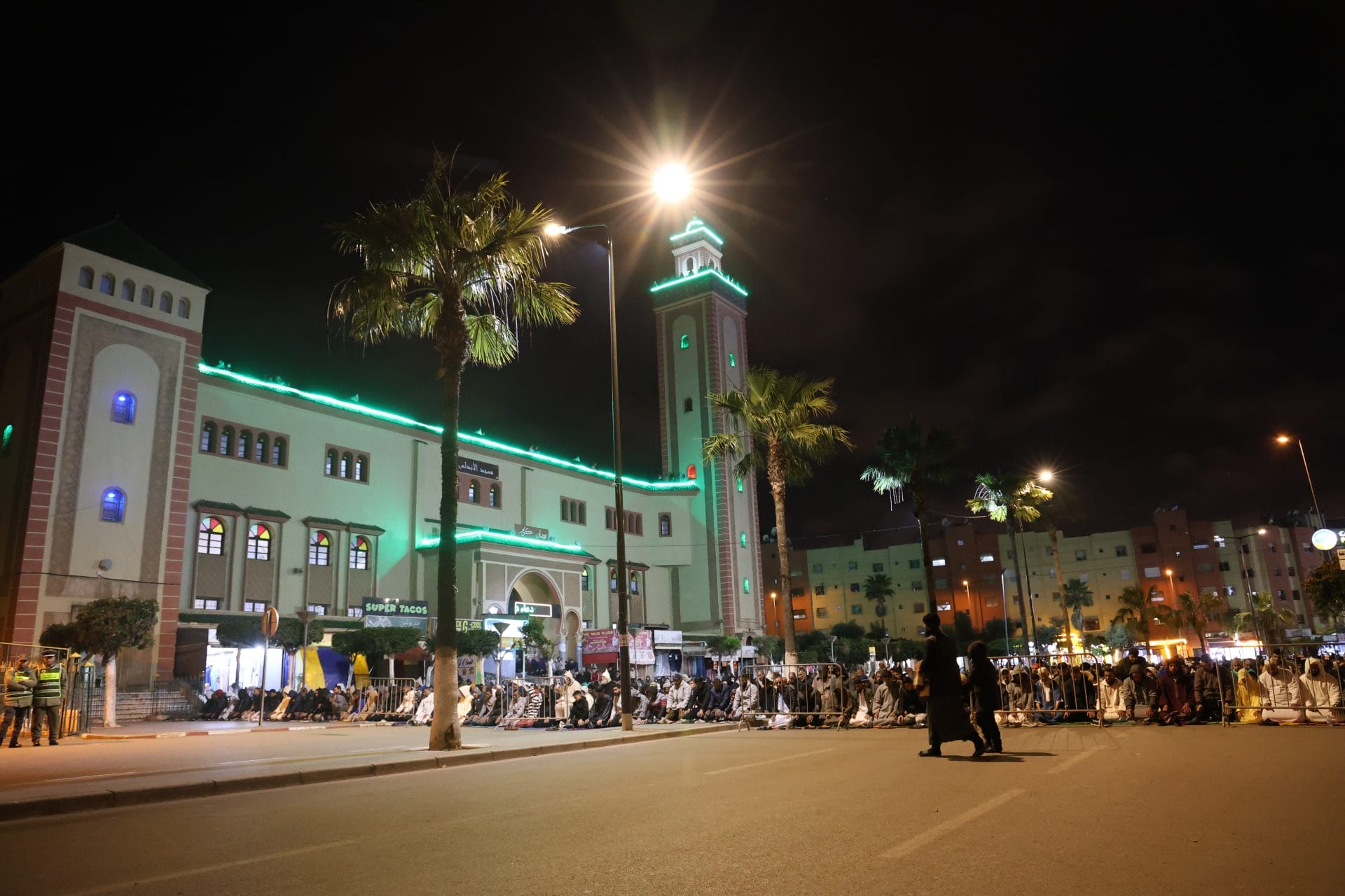 La priere de Tarawih a la mosquee Al Andalouss Sidi Bernoussi lors de Laylat Al Qadr %C2%A9 LeBrief Ayoub Jouadi