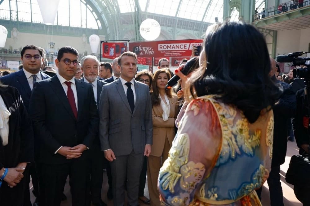 Festival du livre de Paris : Emmanuel Macron visite le pavillon marocain