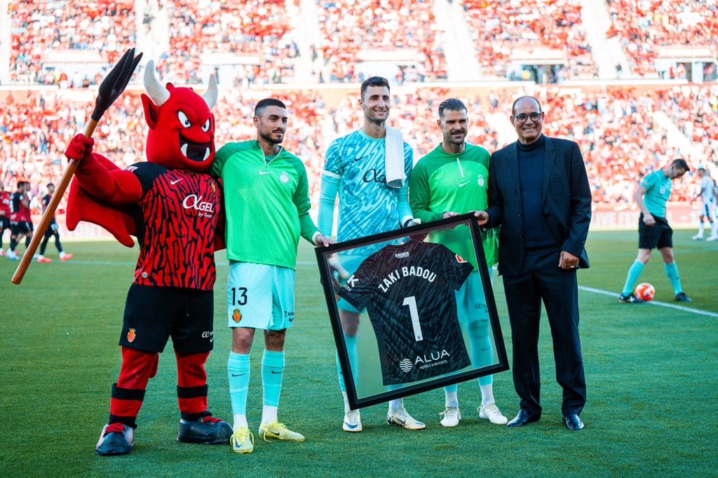 Le RCD Mallorca rend hommage à Badou Zaki