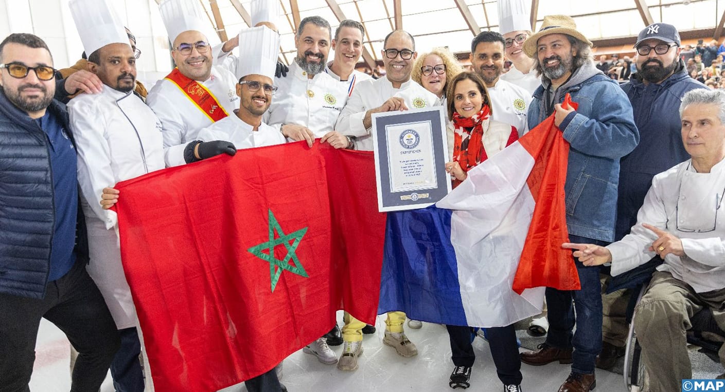 Un pâtissier marocain bat un record du monde avec un fraisier géant