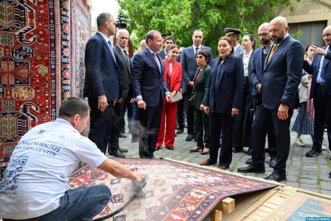 La princesse Lalla Hasnaa à Bakou pour le Festival international du tapis