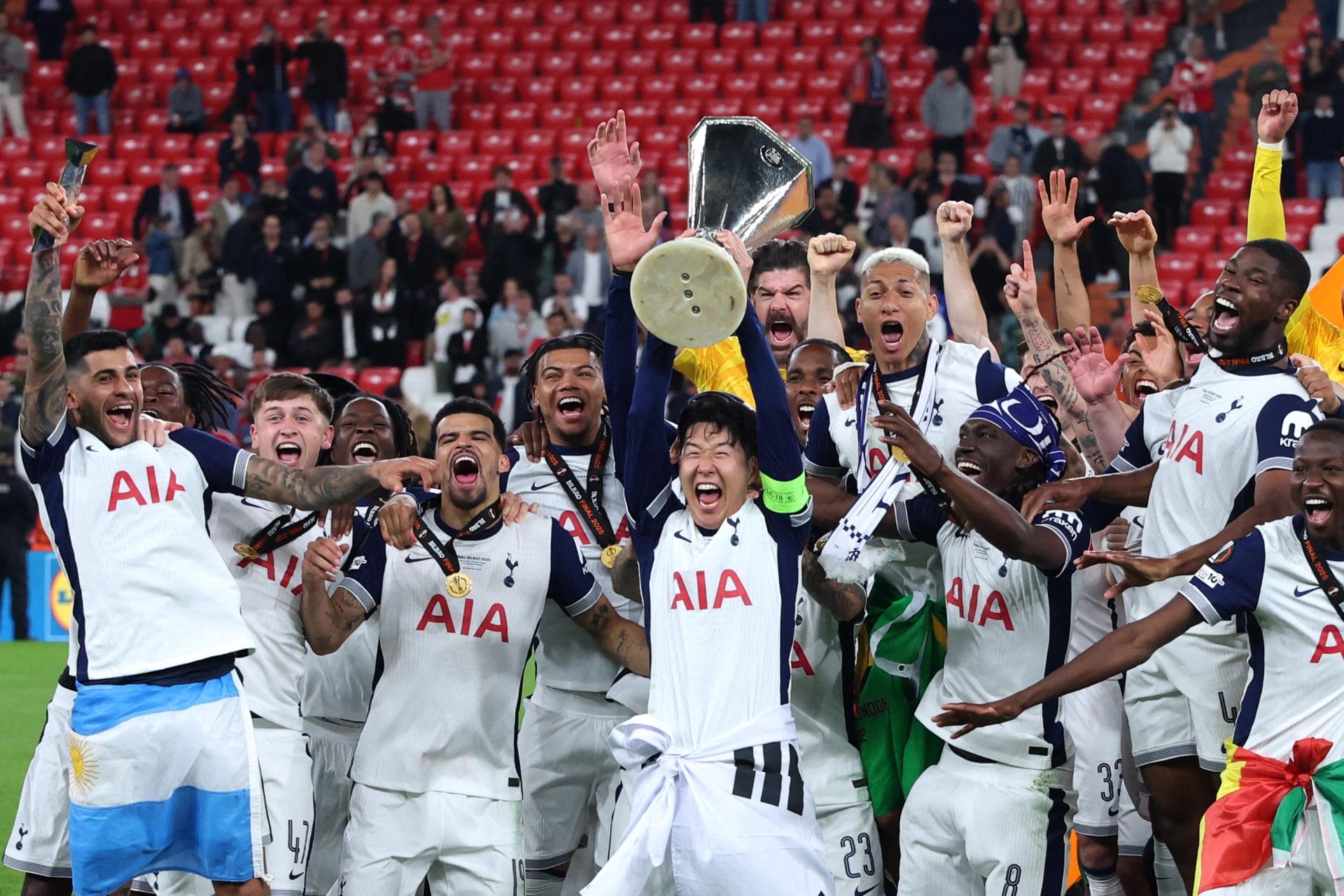 Europa League : Tottenham triomphe et file en C1
