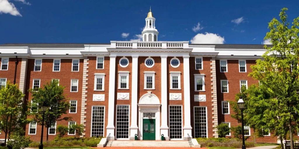 Harvard privée d’étudiants étrangers par Washington