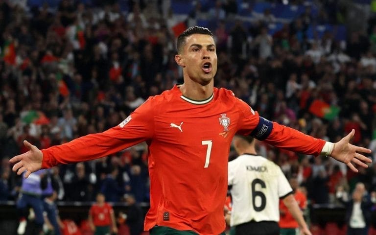Ligue des Nations : Ronaldo en sauveur, le Portugal file en finale
