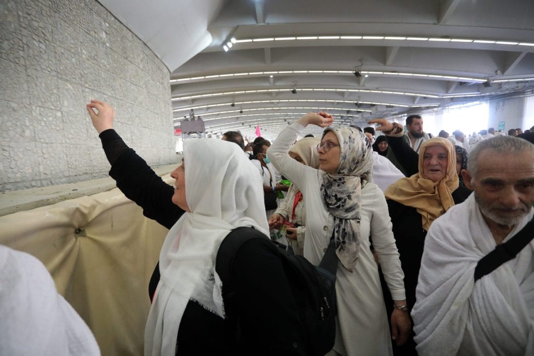 Jour de Aïd Al-Adha, les pèlerins se rendent à Mina pour le rituel de 