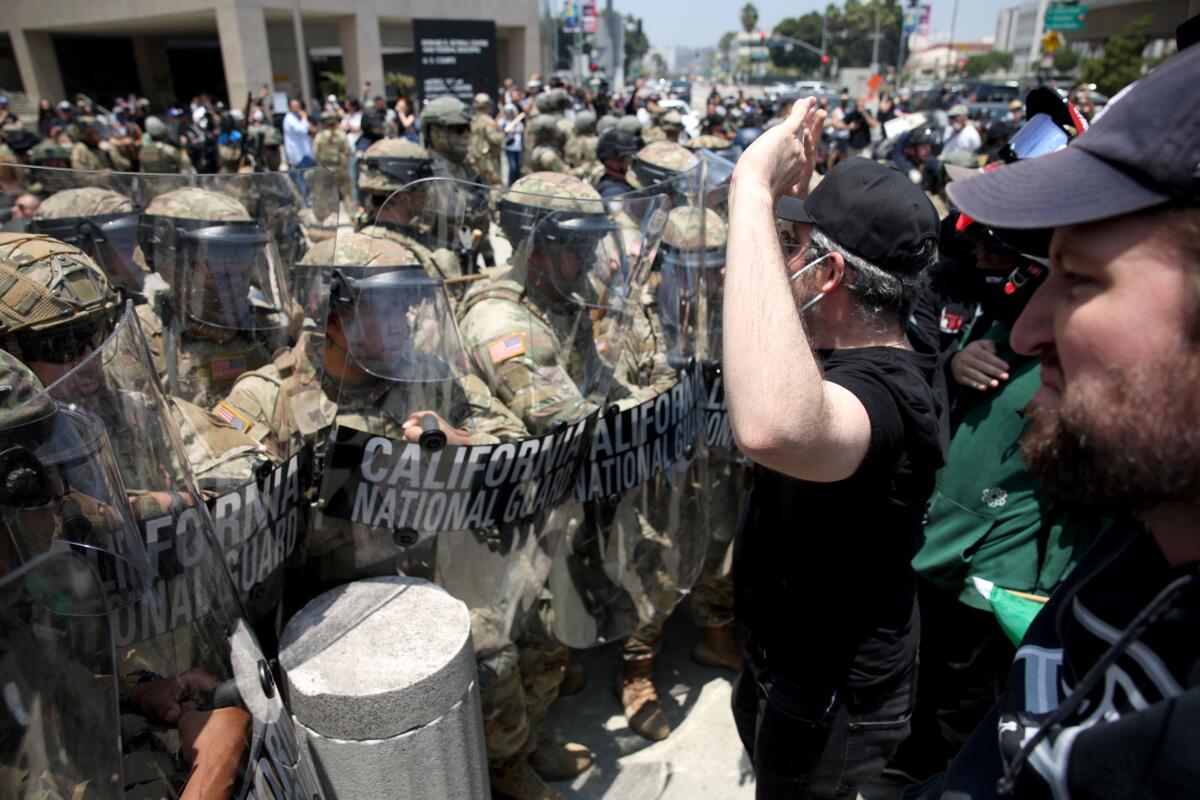 Trump déploie l’armée à Los Angeles, clash avec la Californie