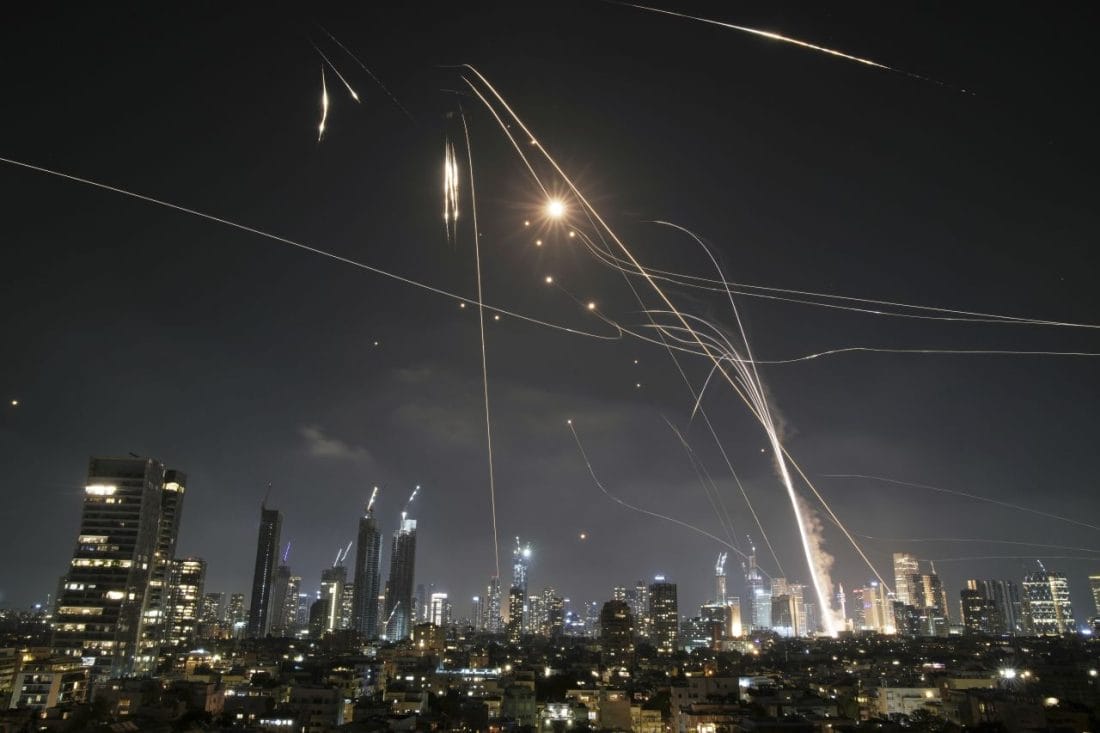 Israël vise Téhéran, l’Iran promet une riposte sévère