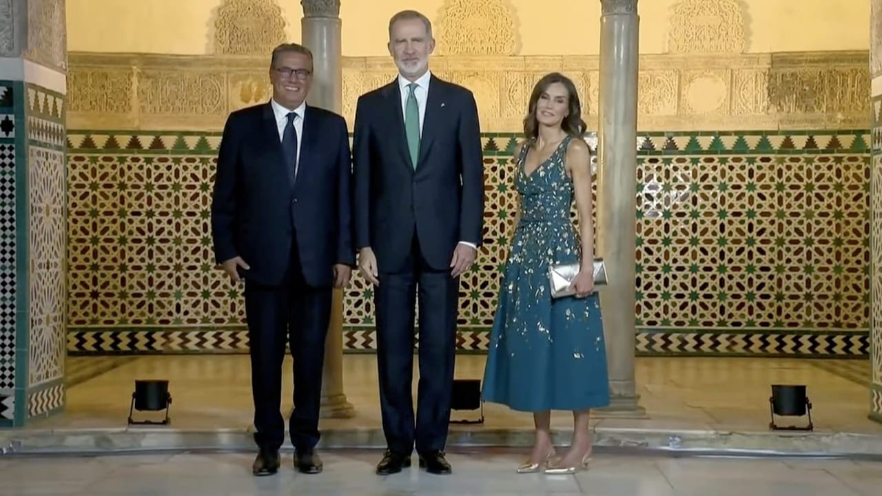 Akhannouch lors du dîner officiel offert par le roi Felipe VI et la reine Letizia d’Espagne