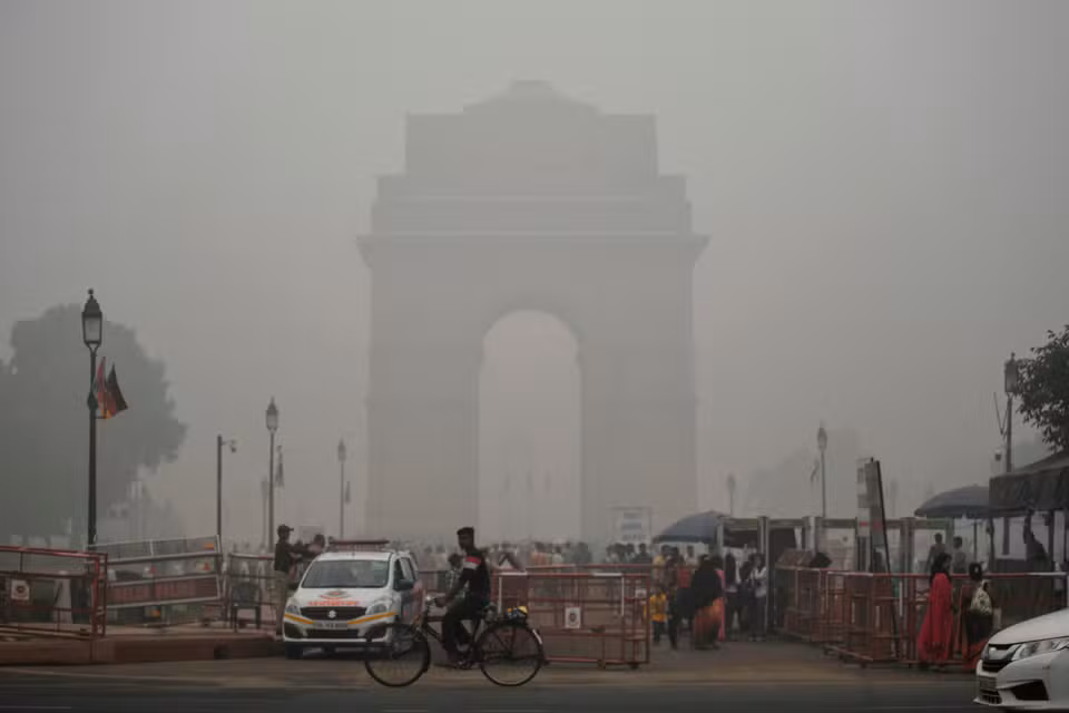 Delhi interdit le carburant aux véhicules anciens pour freiner la pollution