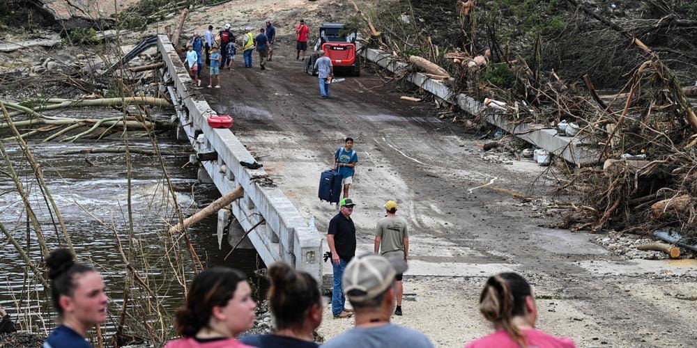 Au moins 80 morts dans des inondations d’une rare violence au Texas Au moins 80 morts dans des inondations d’une rare violence au Texas