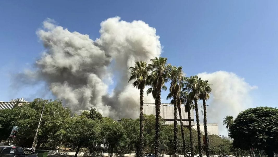 Israël frappe Damas : cibles militaires visées autour du palais présidentiel