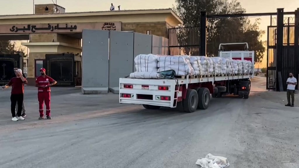 Israël autorise l’entrée de camions d’aide humanitaire à Gaza