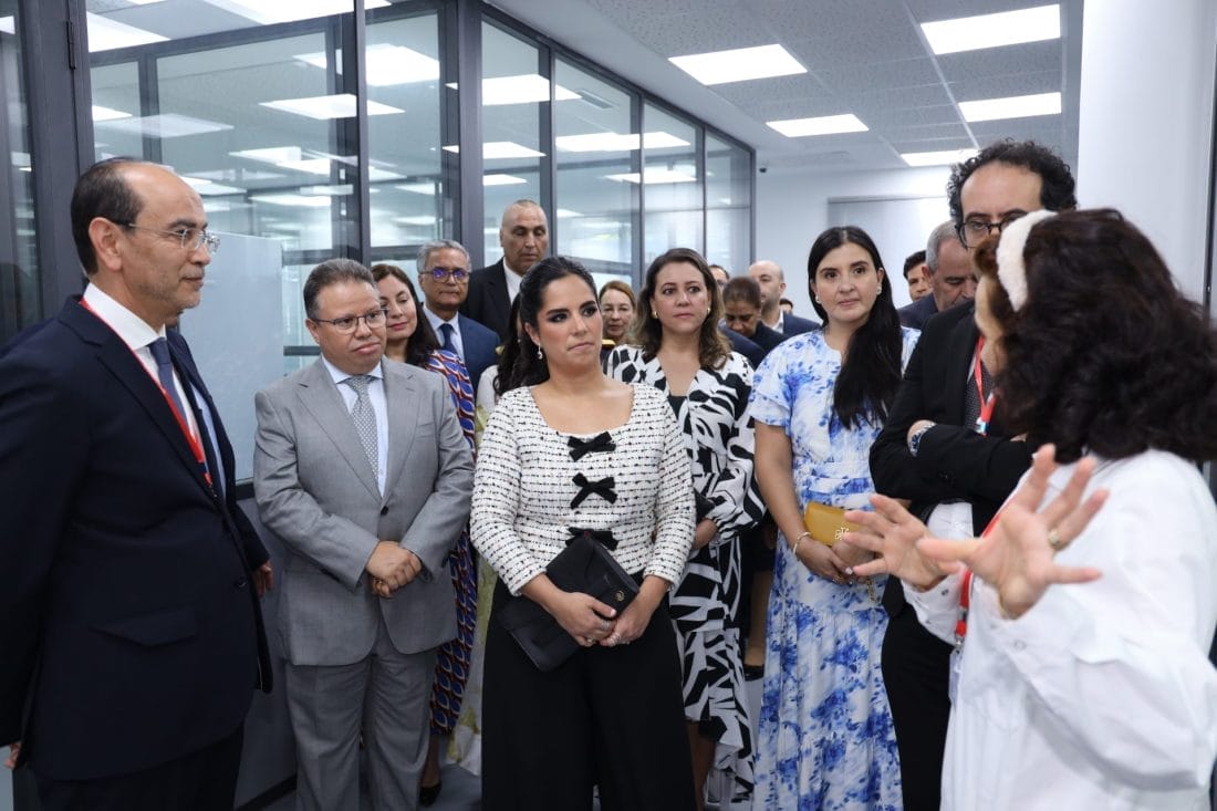 La Première Dame de la République du Salvador visite le Centre Mohammed VI de la Recherche et de l’Innovation