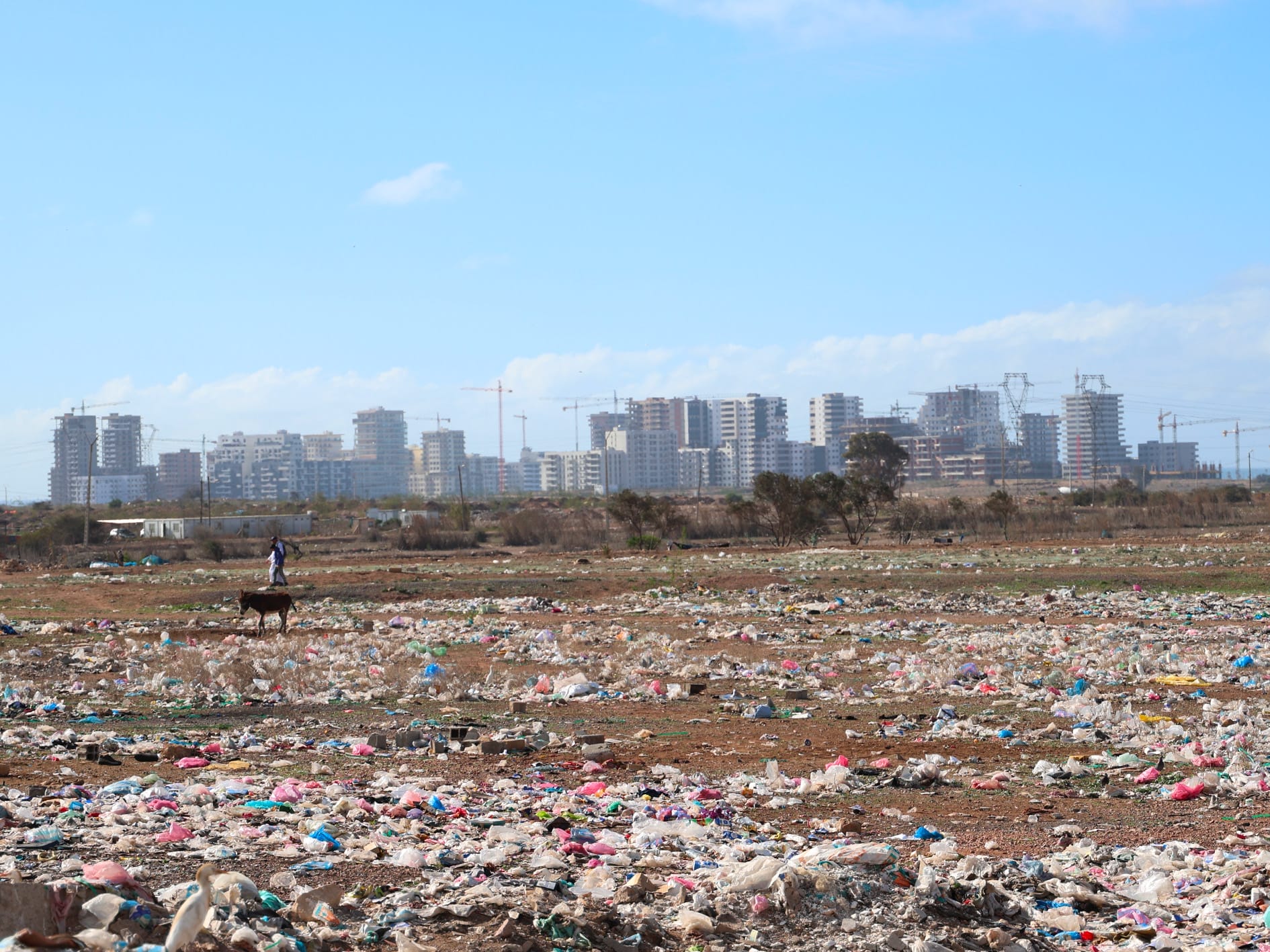 Déchets à Aïn Harrouda : entre abandon total et colère populaire Déchets à Aïn Harrouda : entre abandon total et colère populaire
