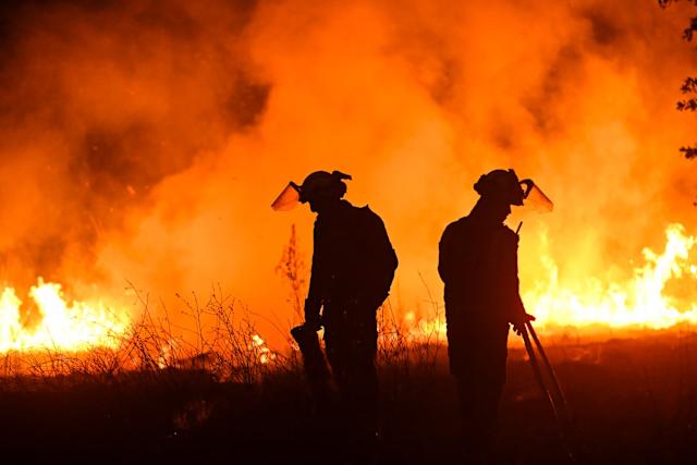 Espagne : un pompier meurt dans les incendies, quatrième victime recensée