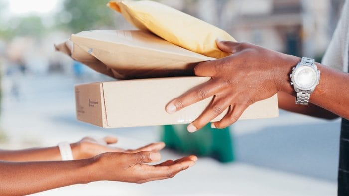États-Unis : fin de l’exemption douanière pour les petits colis dès vendredi