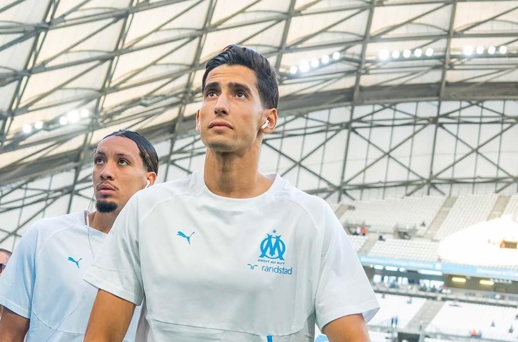 Nayef Aguerd agressé à l’aéroport de Marignane, il rassure ses fans