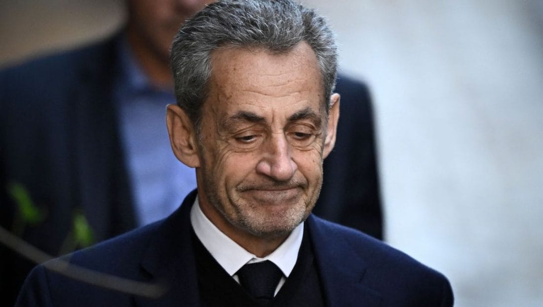 Nicolas Sarkozy mit en libert&eacute; requise