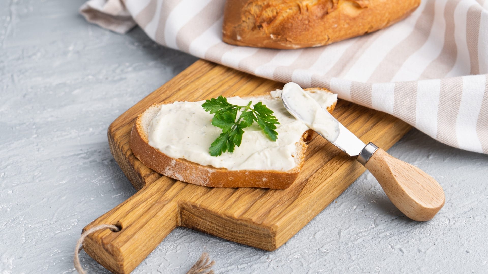 Fromages fondus et à tartiner : l’ONSSA rassure sur l’usage des additifs