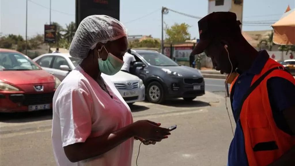 Taxe sur le mobile money : un choix aussi difficile que risqué