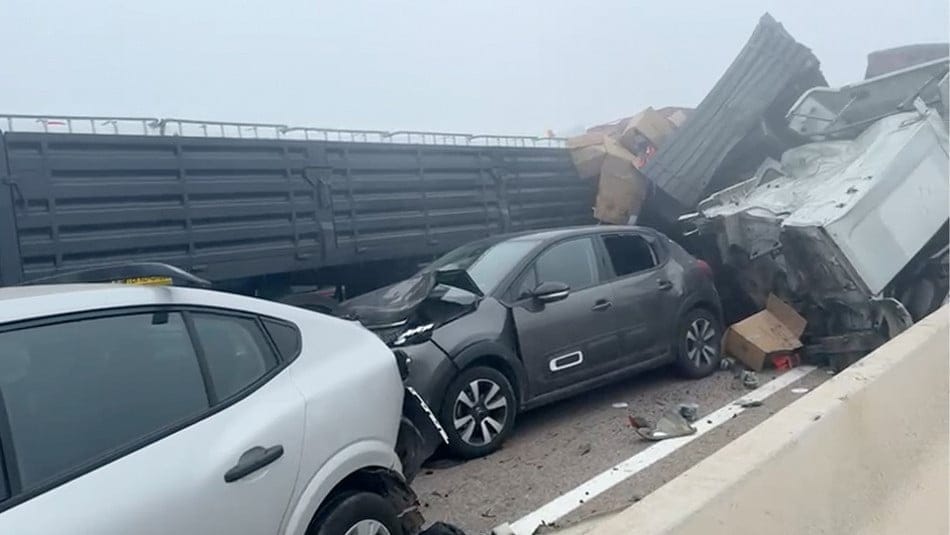 Carambolage sur l’autoroute Casa-El Jadida : deux morts et plusieurs blessés 2 Carambolage sur l’autoroute Casa-El Jadida : deux morts et plusieurs blessés