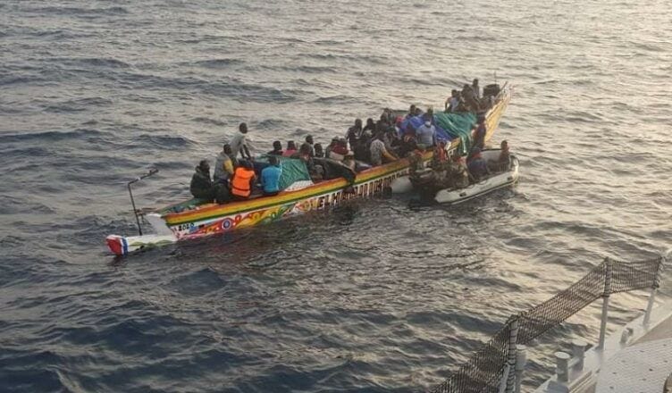 Sénégal : une pirogue échoue avec 96 migrants secourus