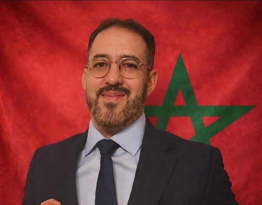 Record mondial : 1.656 certificats en 12 mois pour un journaliste et chercheur marocain